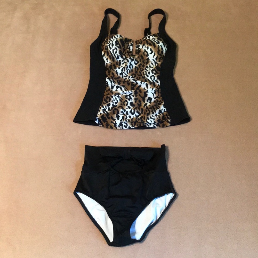NWT Venus slenderizing tankini size 6 with high waist bikini bottoms size 4.